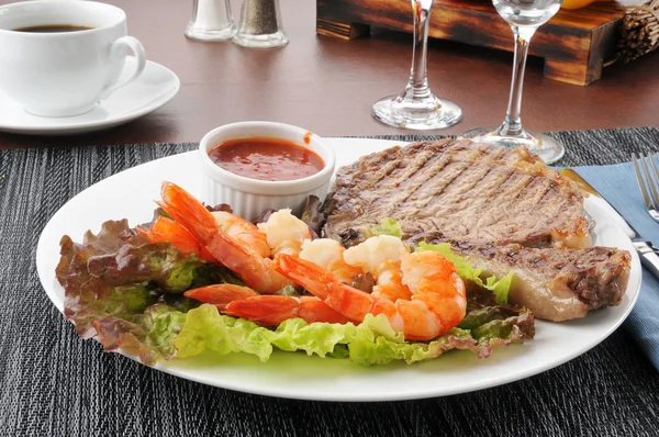 Steak and seafood — Stock Photo, Image