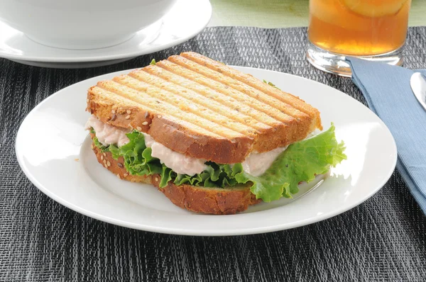 Grilled tuna sandwich — Stock Photo, Image