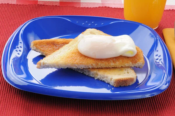 Buggyantott tojás reggeli — Stock Fotó