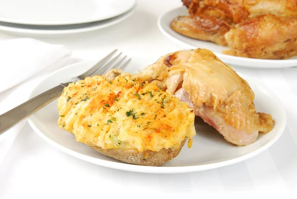 Twice baked potato with chicken — Stock Photo, Image
