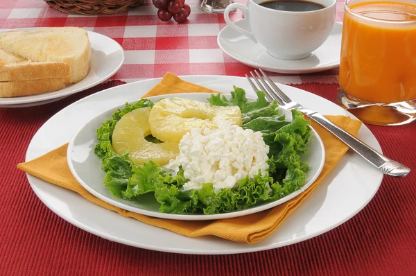 Здоровый низкокалорийный диетический завтрак — стоковое фото