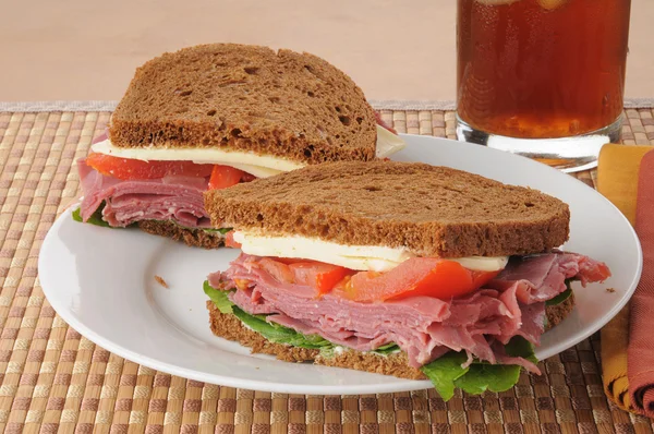 Sığır konservesi sadwich — Stok fotoğraf
