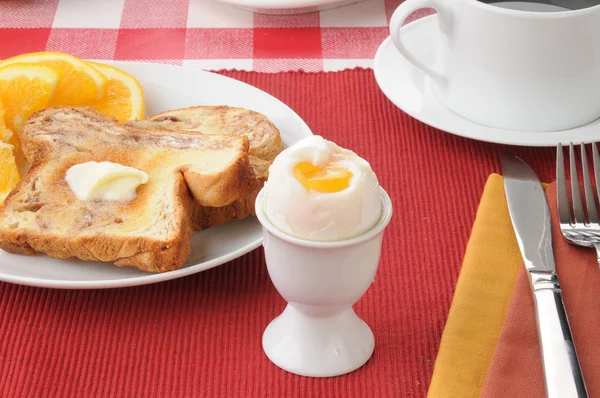 Huevo hervido suave — Foto de Stock