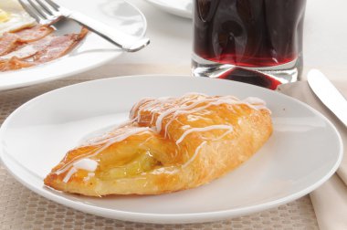 elma Danimarkalı rulo