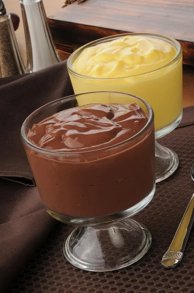 Chocolate and vanilla pudding — Stock Photo, Image