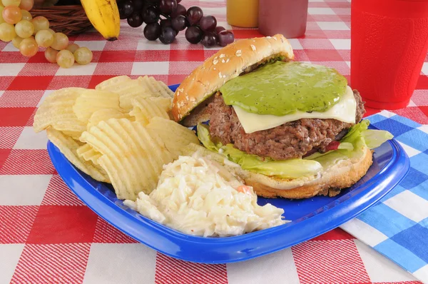 Hambúrguer com guacomole — Fotografia de Stock