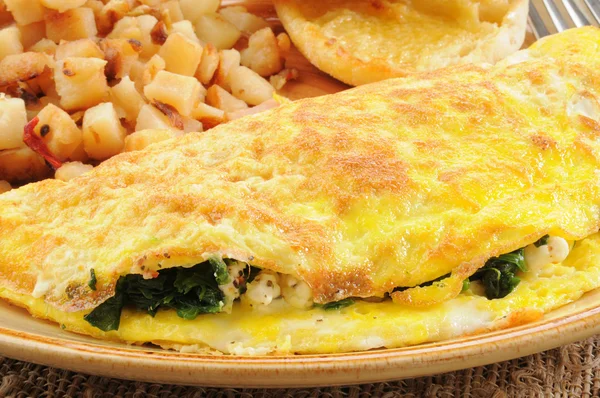 Spinach and feta cheese omelet — Stock Photo, Image