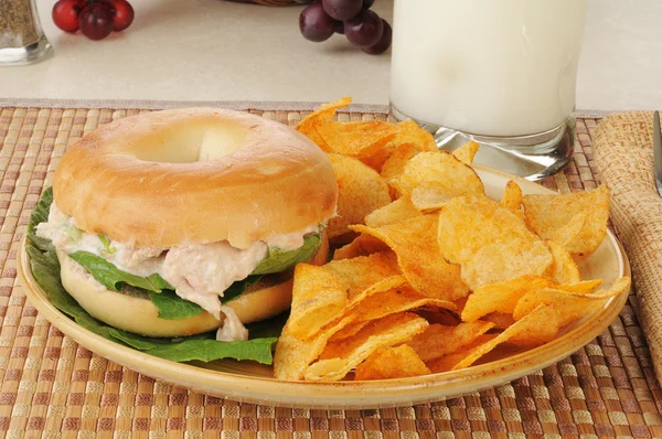 Sandwich tuna di bagel — Stok Foto