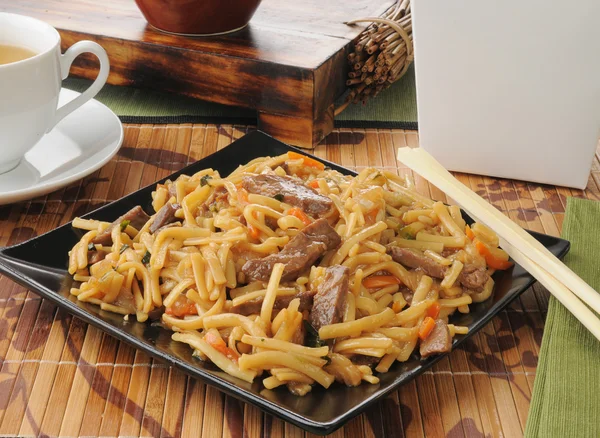 Beef lo mein — Stock Photo, Image