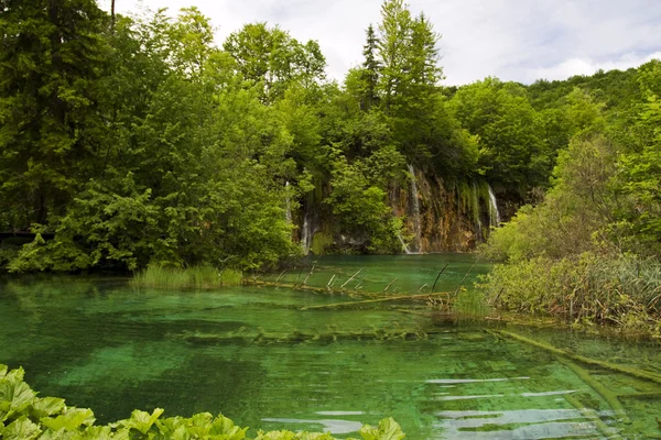 Parque nacional de los lagos plitvice, croacia — Foto de Stock
