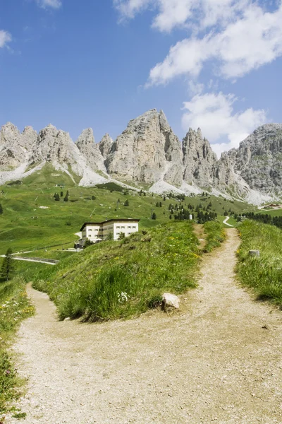 Wege in den Dolomiten — Stockfoto