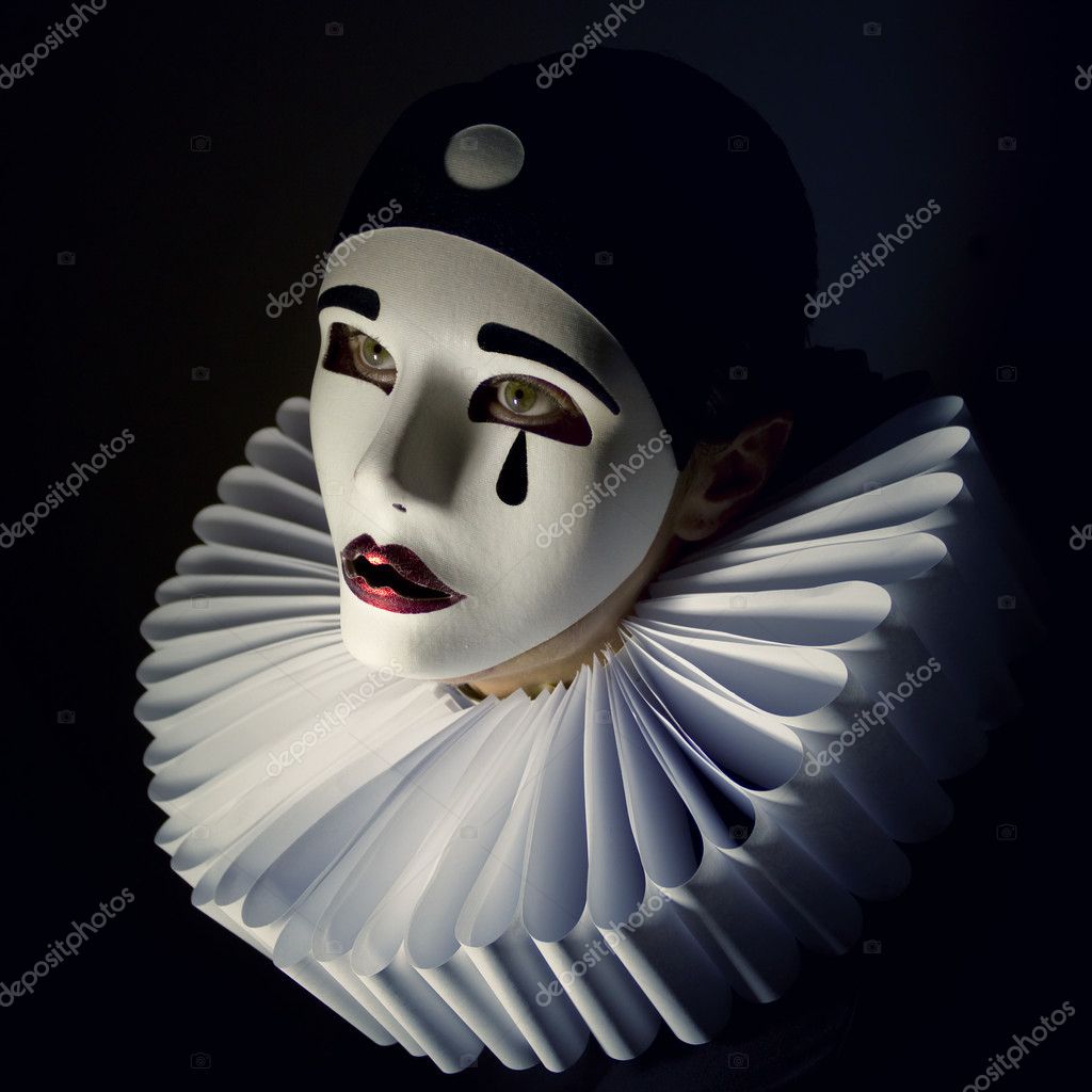 vaquero Doncella alma Pierrot mask fotos de stock, imágenes de Pierrot mask sin royalties |  Depositphotos