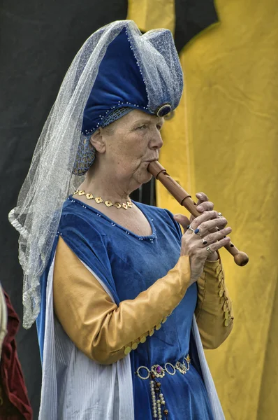 Músico medieval femenino — Foto de Stock