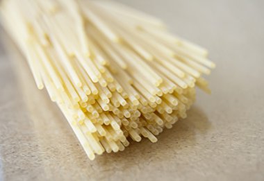 pişmemiş makarna spagetti makarna