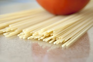 pişmemiş makarna spagetti makarna