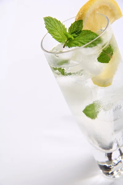 Glas witte cocktail — Stockfoto