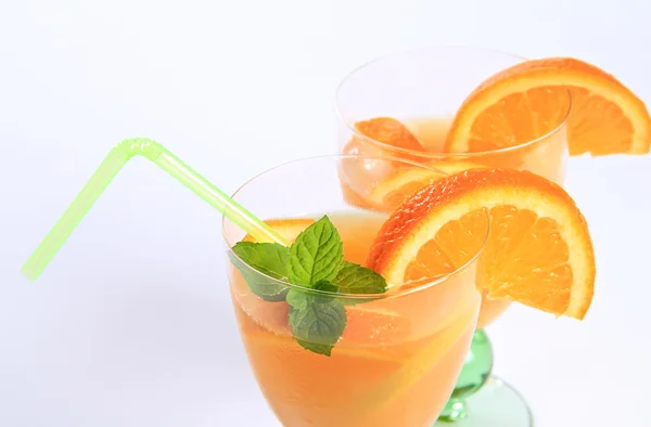 Detail of two bright cocktails — Stock Photo, Image