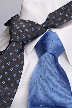 mavi ve mavi kravat
