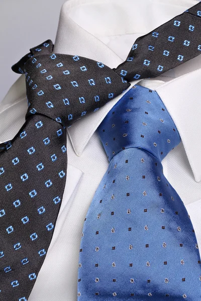 Mavi ve mavi kravat — Stockfoto