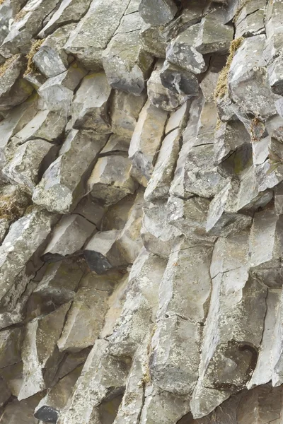 Bazaltos ötszögletű oszlopok - földtani vulkanikus eredetű — Stock Fotó