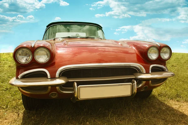 Antiguo coche rojo —  Fotos de Stock