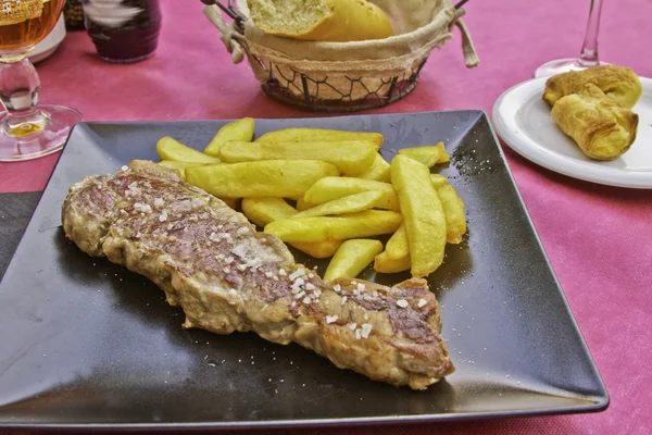 Porkchop & Cartofi prajiti — Fotografie, imagine de stoc