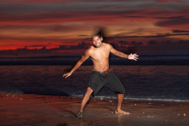 gün batımında Capoeira
