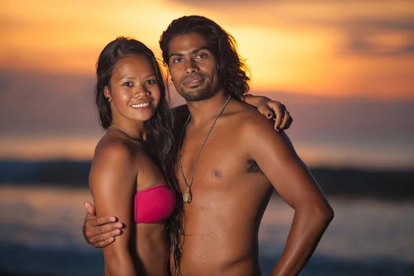 Több-etnikumú pár — Stock Fotó
