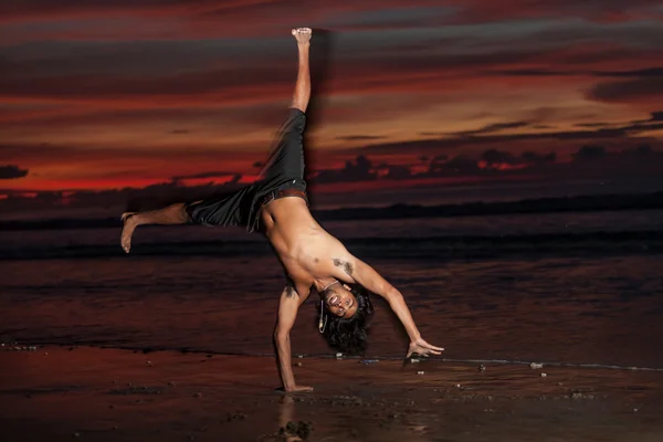 Capoeira bei Sonnenuntergang Stockfoto