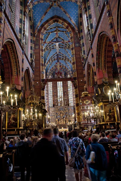 Kostel Panny Marie, slavný orientační bod v Krakově — Stock fotografie