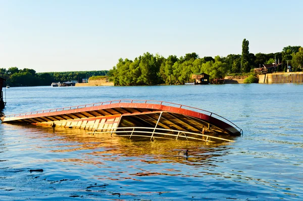 Barco hundido —  Fotos de Stock