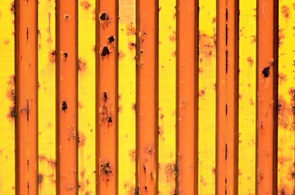 Желтая металлическая текстура — стоковое фото