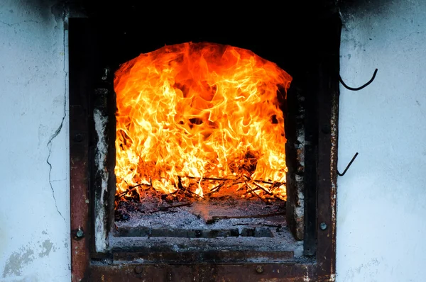 Feuer in Innenräumen — Stockfoto