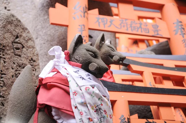 富 2 の日本の狐神 — ストック写真