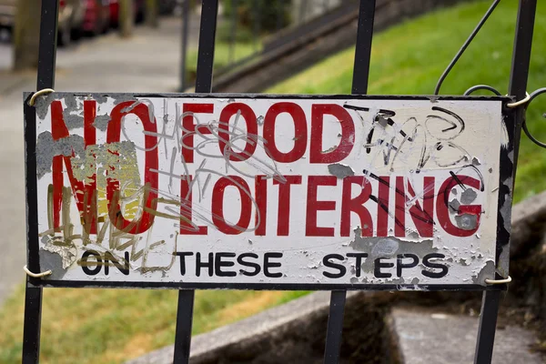 No food or loitering sign in Portland Oregon — Stock Photo, Image