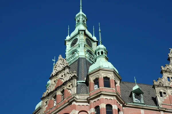 Port of Hamburg - Warehouse District - pediment and clock tower — Stock Photo, Image