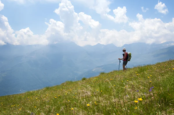 Trekking nos Alpes — Fotografia de Stock