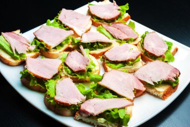 jambon ve salata nefis kanepeler closeup