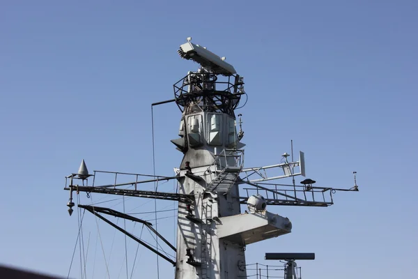 Moderna örlogsfartyg radar — Stockfoto