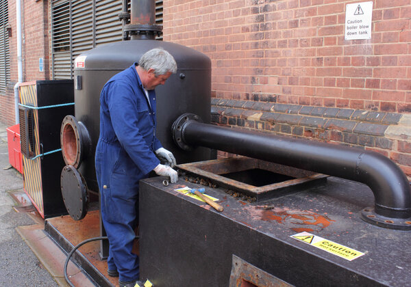 Взрывное судно
