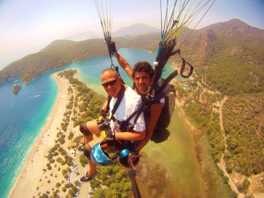 0ludeniz, Türkiye'de yamaç paraşütü