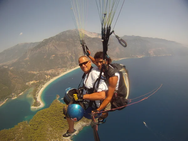 0ludeniz, Türkiye'de yamaç paraşütü — Stok fotoğraf