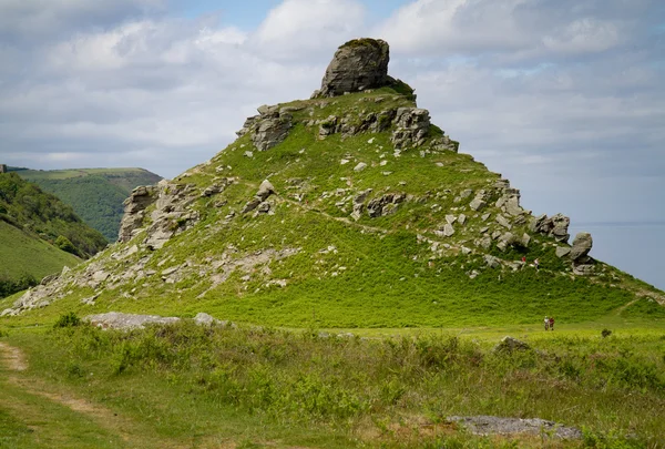 Рок замку в долині скелі біля напрямку Lynmouth Девон — стокове фото