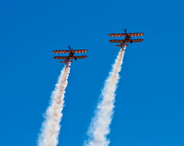Breitling vleugel wandelaars op dubbeldekker — Stockfoto