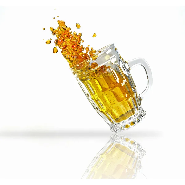 Caneca de cerveja salpicante — Fotografia de Stock
