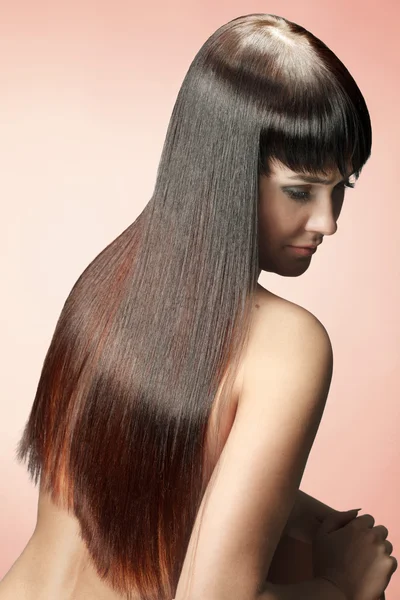 Mulher com cabelos de beleza — Fotografia de Stock