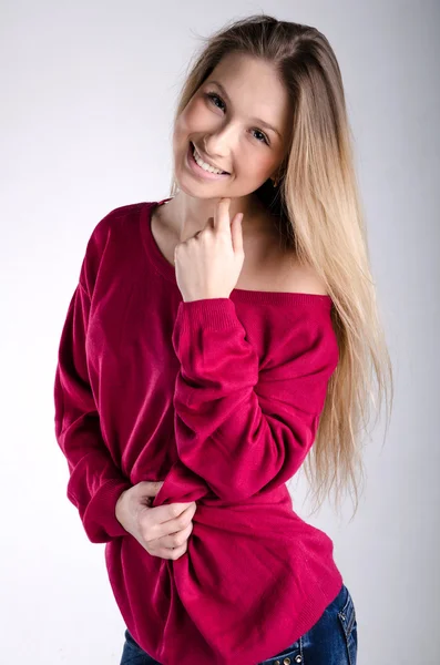 스웨터에 Smilling 소녀 로열티 프리 스톡 사진
