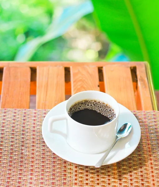 Кофе в саду — стоковое фото