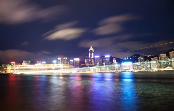 Crucero pasando por el puerto de Victoria en Hong Kong —  Fotos de Stock