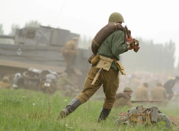 Deutsche und sowjetische Uniform und Munition aus dem 2. Weltkrieg — Stockfoto